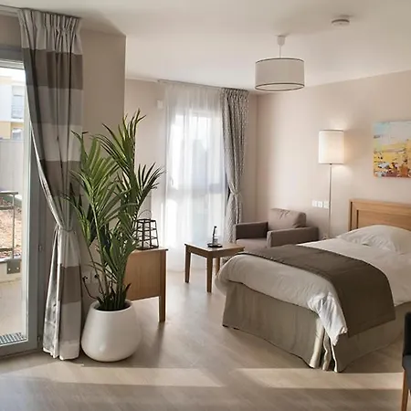 Domitys La Fontaine Du Roy 4*