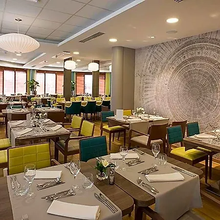 Aparthotel Domitys La Fontaine Du Roy 4*